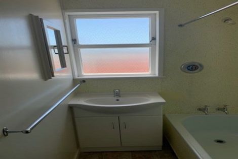 Photo of property in 4/53-55 East Street, Papakura, 2110