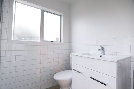 Photo of property in 6 Balwyn Place, Clendon Park, Auckland, 2103