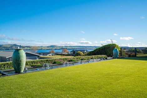 Photo of property in 9 Pukenamu Road, Rainbow Point, Taupo, 3330