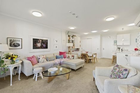 Photo of property in 168 Eaves Bush Parade, Orewa, 0931