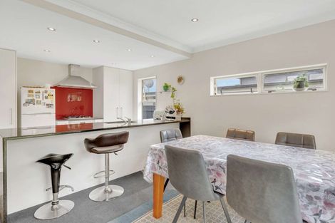 Photo of property in 12 Ruru Place, Levin, 5510