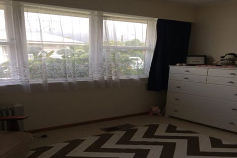 Photo of property in 18 Whirinaki Crescent, Heretaunga, Upper Hutt, 5018