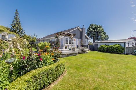 Photo of property in 18 Kirk Street, Otaki, 5512