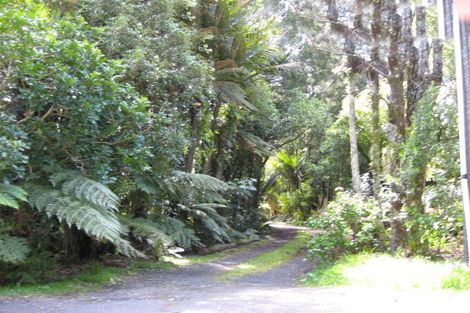 Photo of property in 563 Scenic Drive, Waiatarua, Auckland, 0612