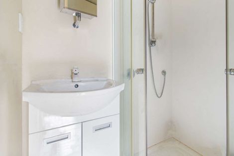 Photo of property in 1/41 Challen Close, Conifer Grove, Takanini, 2112