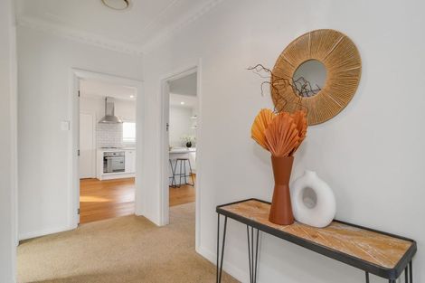 Photo of property in 27 Isadore Road, Saint Clair, Dunedin, 9012