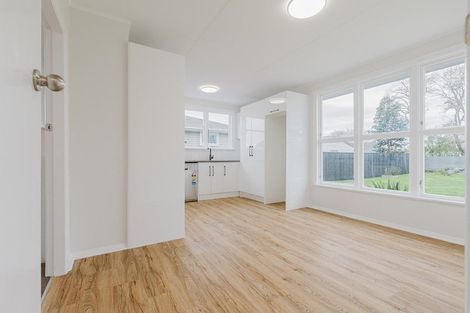 Photo of property in 60 Ellesmere Crescent, Highbury, Palmerston North, 4412