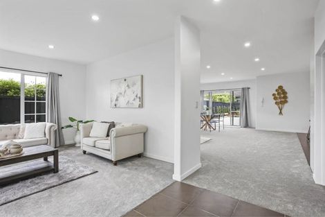 Photo of property in 108 Simpson Road, Henderson Valley, Auckland, 0614