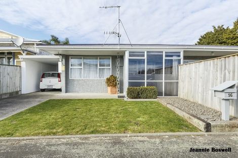 Photo of property in 16 Carow Street, Palmerston North, 4410
