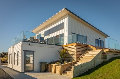 Photo of property in 34 Golf Vue Place, Castlecliff, Whanganui, 4501