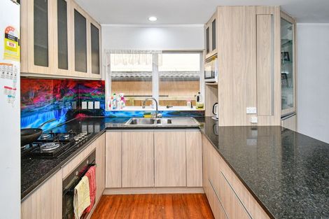 Photo of property in 2 Bill Phillip Place, Clendon Park, Auckland, 2103