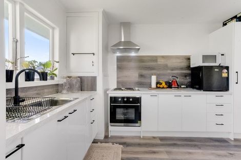 Photo of property in 51 Velvet Crescent, Otara, Auckland, 2023