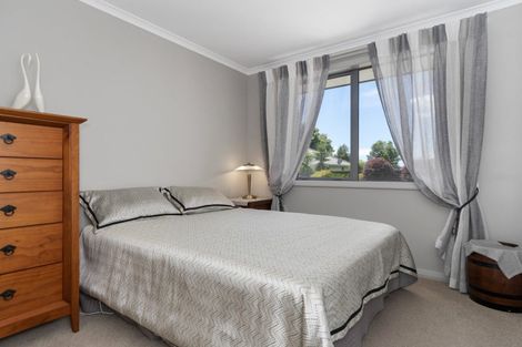 Photo of property in 16 Tranquil Grove, Omokoroa, 3114