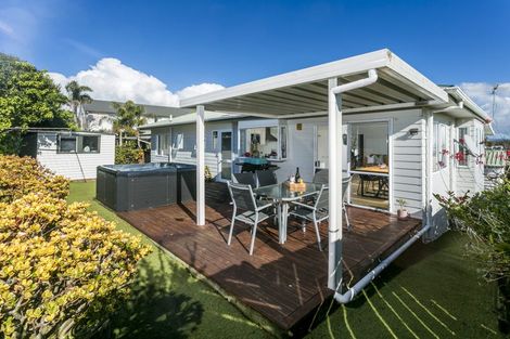 Photo of property in 3/8 Opua Street, Belmont, Auckland, 0622
