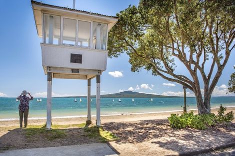 Photo of property in 8a Wicklow Road, Narrow Neck, Auckland, 0622