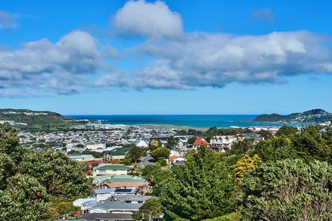 Photo of property in 13 Tamahine Street, Maupuia, Wellington, 6022