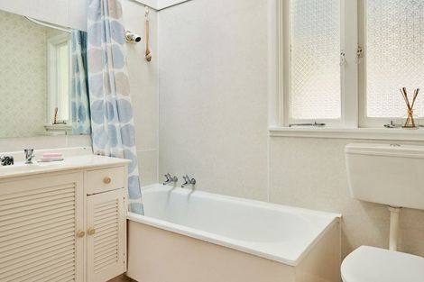 Photo of property in 54 Ferry Road, Days Bay, Lower Hutt, 5013