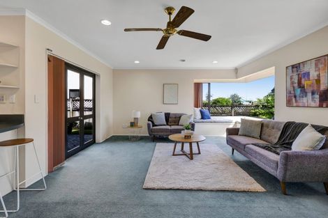 Photo of property in 102 Branch Road, Highlands Park, New Plymouth, 4312