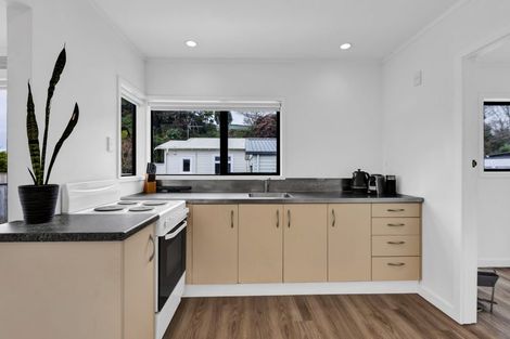Photo of property in 3 Tupoki Street, Glen Avon, New Plymouth, 4312