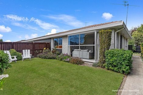 Photo of property in 2/3 Sawtell Place, Northcote, Christchurch, 8052