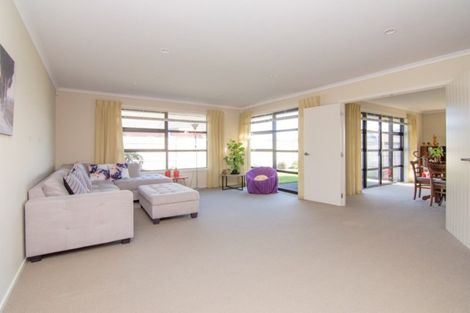 Photo of property in 8 Medallion Court, Kelvin Grove, Palmerston North, 4414