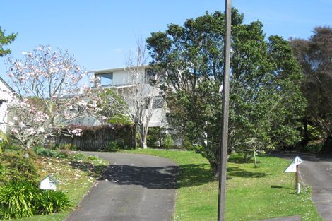 Photo of property in 7a Caledonia Place, Highlands Park, New Plymouth, 4312
