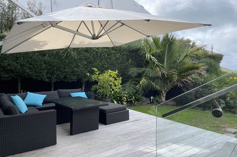 Photo of property in 4c Beach Road, Castor Bay, Auckland, 0620