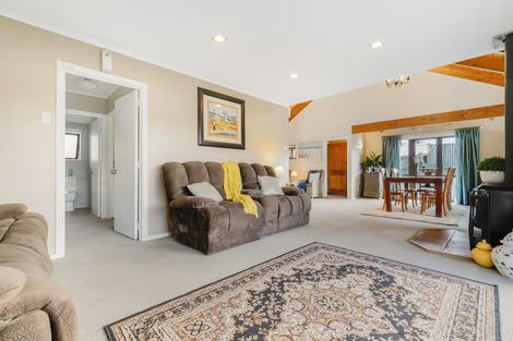 Photo of property in 16 Muirfield Street, Wattle Downs, Auckland, 2103