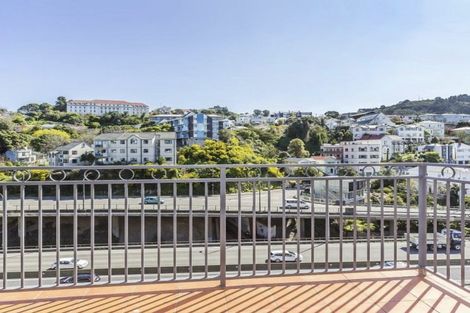 Photo of property in Atrium Towers, 7j/154 The Terrace, Wellington Central, Wellington, 6011