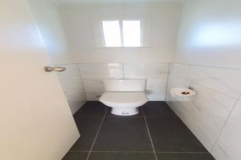 Photo of property in 82 Dundale Avenue, Blockhouse Bay, Auckland, 0600