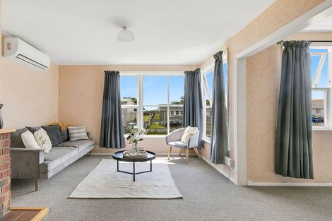 Photo of property in 30 Corinna Street, Waitangirua, Porirua, 5024
