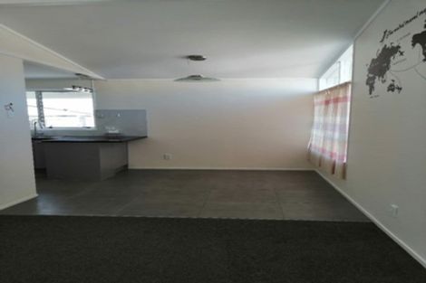 Photo of property in 68 Hutchinsons Road, Bucklands Beach, Auckland, 2014