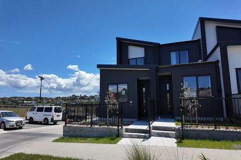 Photo of property in 8/4 Limestone Drive, Hobsonville, 0616