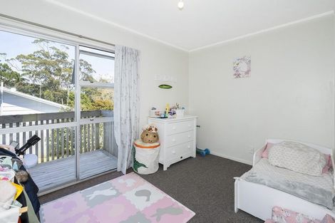 Photo of property in 4/23 Luckens Road, West Harbour, Auckland, 0618