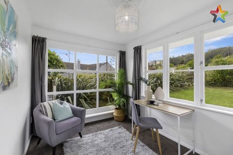 Photo of property in 347 Stokes Valley Road, Stokes Valley, Lower Hutt, 5019