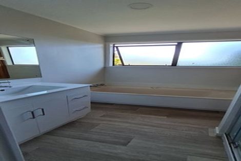 Photo of property in 11 Topliss Drive, Northcross, Auckland, 0632