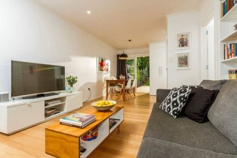 Photo of property in 2/1 Hythe Terrace, Mairangi Bay, Auckland, 0630