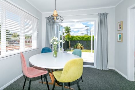 Photo of property in 15 Sandwich Road, St Andrews, Hamilton, 3200