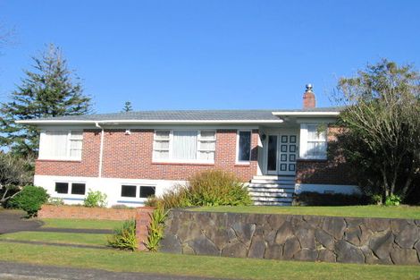 Photo of property in 14 Alma Crescent, Papakura, 2110