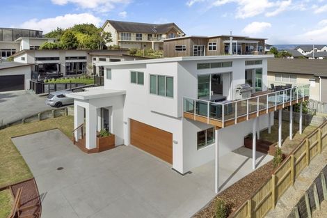 Photo of property in 72 Waikite Road, Welcome Bay, Tauranga, 3112