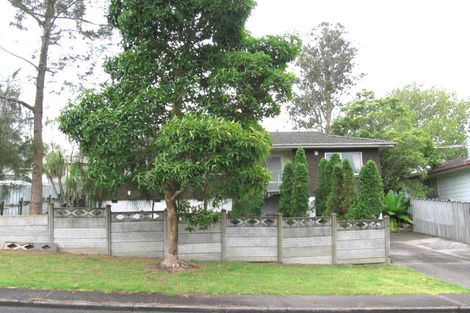 Photo of property in 17 Regency Place, Sunnynook, Auckland, 0632