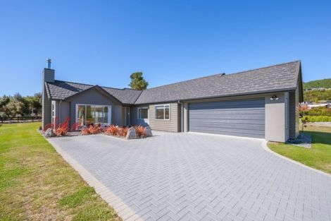 Photo of property in 21 Bodes Lane, Kinloch, Taupo, 3377