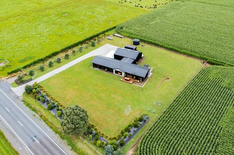 Photo of property in 450 Waitara Road, Huirangi, New Plymouth, 4373