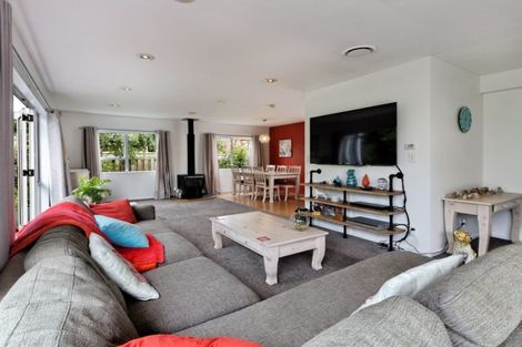 Photo of property in 29 Glucina Avenue, West Harbour, Auckland, 0618