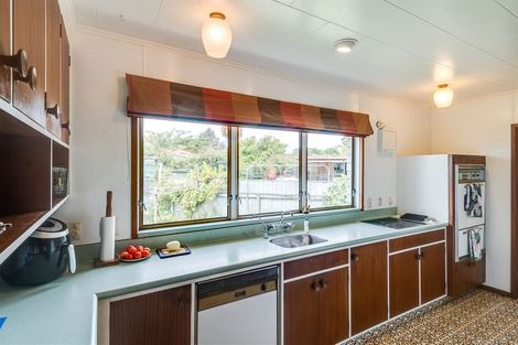 Photo of property in 110 Avondale Road, Taradale, Napier, 4112