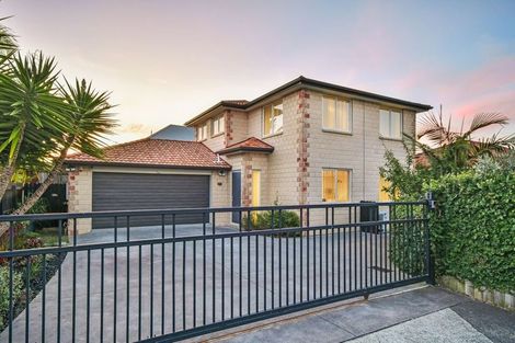 Photo of property in 214 Hill Road, The Gardens, Auckland, 2105