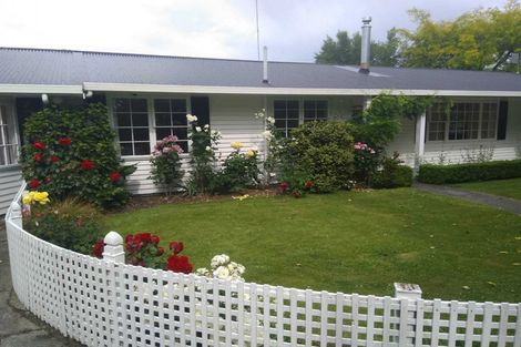 Photo of property in 3 Linmor Place, Terrace End, Palmerston North, 4410