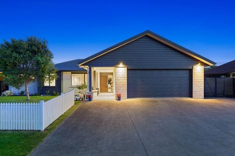 Photo of property in 36 Titoki Road, Waikanae Beach, Waikanae, 5036
