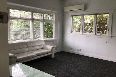 Photo of property in 57 Omahu Road, Greenlane, Auckland, 1051