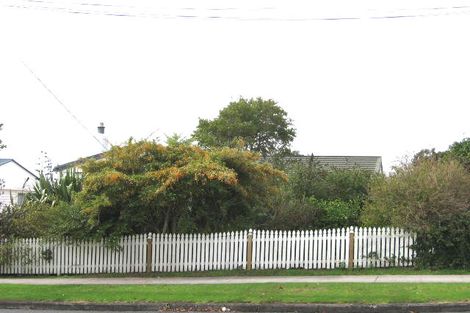 Photo of property in 93 Flanshaw Road, Te Atatu South, Auckland, 0610